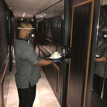 Gulf Hotel Mumbai Bagian luar foto