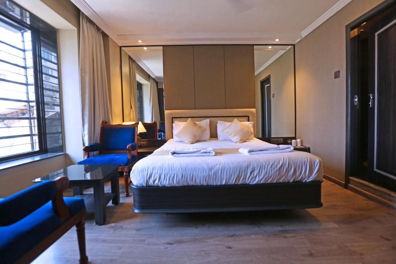 Gulf Hotel Mumbai Bagian luar foto